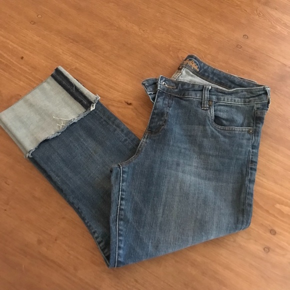 Kut from the Kloth Denim - *SOLD*  Kut From the Kloth Cameron Crop 12